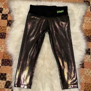 Zumba® Holographic Light Up The Dancefloor
Capri Leggings